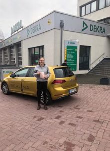Fahrschule Steglitz - Eva aus Dahlem mit ihrem Führerschein